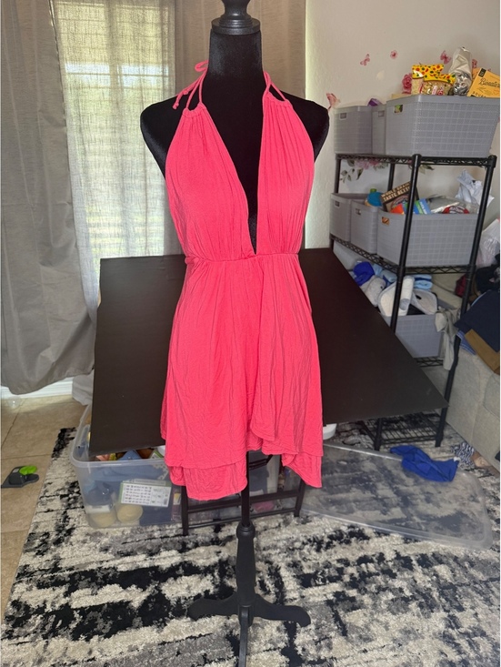 Dailylook Dresses & Skirts - Dailylook Pink Halter Mini Dress Size S